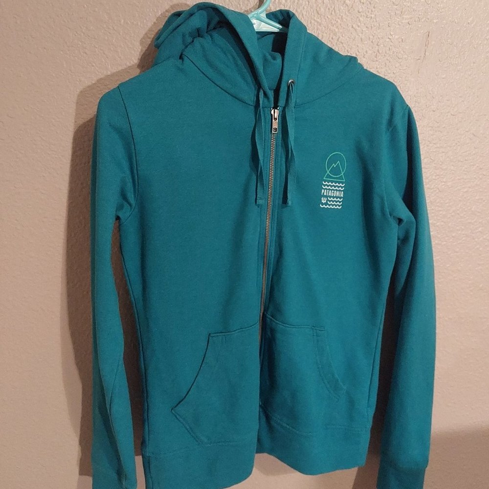 Patagonia Women's Zip Up Hoodie - Great Condition Size: Medium